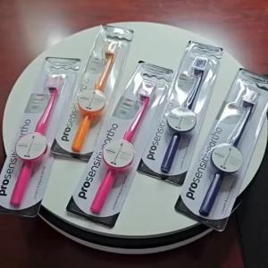 Bàn chải niềng răng Powerdent prosensitive ortho siêu mềm có rãnh giữa vệ sinh răng niềng chuyên dụng - Dinh Dinh