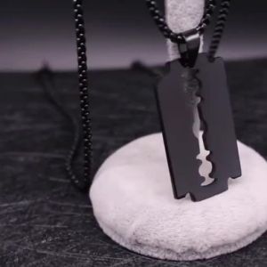 Gothic Blade Razor Pendant Necklaces Men Black Color Stainless Steel Chain Necklace Aesthetic Jewelry collier homme N423S01kKO