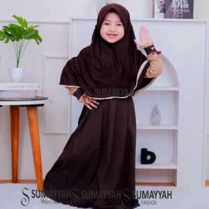 Gamis Anak Muslimah Plus Size Merah Putih dengan Hijab Syari Model Terbaru 2024