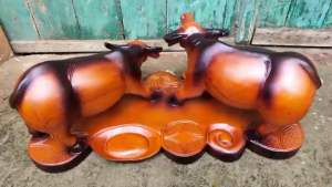 Tượng gia đình trâu phong thuỷ gỗ hương đá