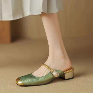 [Free Shipping] New Chinese-Style Sandals For Spring And Summer Featuring A Closed-Toe Design Mid-Heel And Suitable For Wearing With Dresses