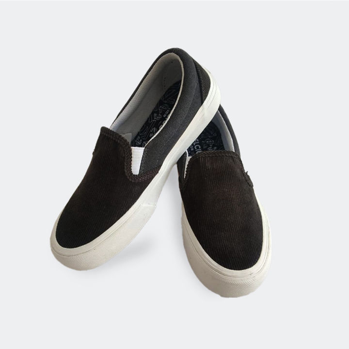 Sepatu slip store on lazada