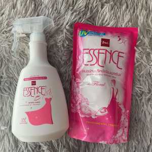 เอสเซ้นซ์ สเปรย์หอมรีดผ้าเรียบ+ถุงเติม รีดง่ายด้วย เอสเซ้นซ์ สเปรย์หอมรีดผ้าเรียบ กลิ่นฟอรัล สีชมพู​ ผลิตภัณฑ์น้ำยารีดผ้าจากแบรนด์คุณภาพเอสเซ้นซ์