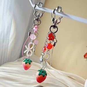 Âu Mỹ ins Móc khóa hình ngôi sao năm cánh dâu tây phong cách ngọt ngào dùng trang trí ba lô dây đeo điện thoại di động.