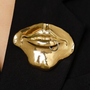 UNIITY Gift Exaggerated Lip Brooches Cloth Decoration Party Clothing Abstract Mouth Brooch Personality Mouth Jewelry Badge Women and Men