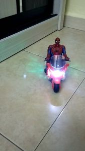 NEW TOY ULTIMATE SPIDERMAN MOTORCYCLE WITH SOUND & FLASHING LIGHT