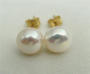 white/Ivory pearl earrings Ivory Pearl studs14k gold filledz