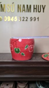 HŨ GẠO CAO CẤP GỐM TÀU 15L 10L HOẠ TIẾT TÁO ĐỎ XANH 3D TRÊN NỀN MEN ĐỎ - VƯỢNG TÀI LỘC CHO GIA CHỦ.