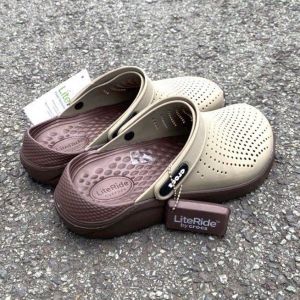 Dép Cros literide nữ nam clog Quai ngang bít đầu nhiều màu chống hôi chân cá tính siêu nhẹ đi nắng đi mưa thoải mái - Ảnh chụp thật/ video tự quay. Giày sục sandal Cross quai ngang bít đầu nam nữ kèm tem mác đầy đủ