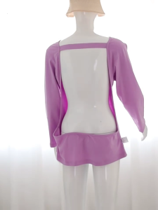 Fashionable Loose Fit Cut Out Backless Top for Women Long Sleeves Round Neck Sunbathing Spas T-Shirt for Beachwear