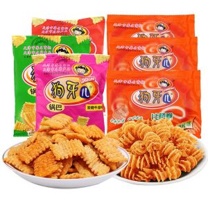 biscuit【10pcs】Puffed food 狗牙儿比萨卷锅巴炭烤牛排味8090怀旧零食大礼包休闲膨化香脆