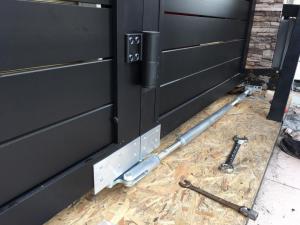 24~30 FT TRACKLESS FOLDING GATE BRACKET SYSTEM