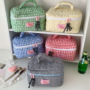 NEXTYOO Quilted Love Design Makeup Bag Handheld Fresh Grid Toiletries Bag Skincare Storage Bag Travel