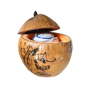 Bộ bình ủ trà trái dừa khắc chữ "Tình người" / Bình trà 04 - 09 lít / Giữ ấm 3 - 6 giờ / Sản phẩm sản xuất thủ công trứ danh xứ dừa Bến Tre