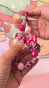 Cute Hello Kitty Doll Pearl Flower Bracelet Suitable for All Phone Cases CCD Bluetooth Earphones Prevent loss