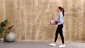 ZHENWEI  Womens Sports Jacket Full Zipper Short Sports Long Sleeve Lightweight Slim Fit Running Top with Pockets