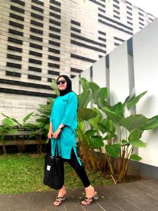 Atasan Wanita Long Tunik Arzheina Long Tunik hijab Style Long tunik Motif elegan dan simple Long Tunik terbaru Long Tunik trendy