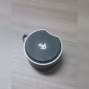 Giá đỡ điện thoại gập Qi2 với sạc không dây di động để bàn có thể điều chỉnh