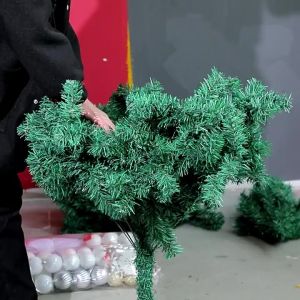 Cây Thông Noel Giáng Sinh Tán Dày Đủ Size 1m2 1m5 1m8 Kèm Chân Đế Sắt Vững Chắc Phiên bản cao cấp Kèm phụ kiện treo