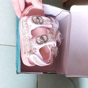 Giày sandanl Vải Dạ màu hồng dễ thương cho bé gái