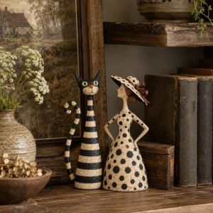 TEWUB Resin Cat Lady Statues Striped Polka Dot Design Farmhouse Accent Resin Cat Lady Figurine Retro Vintage Folk Art Sculptures Farmhouse Shelf Decor