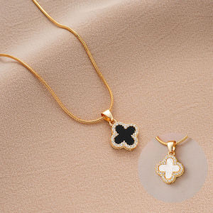 Light Luxury Temperament Gorgeous Butterfly Necklace Female Celebrity all-match Clavicle Chain Titanium Steel Chain