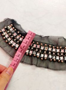 Cổ kết cườm trang trí may lên áo