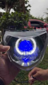 Lampu Depan Custom Smash Titan: Desain & Kualitas