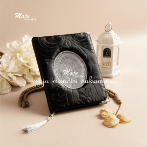 Buku Yasin dan Tahlil Terjemahan Latin Custom Mengenang 40 hari 100 atau 1000 hari atau 1 tahun wafatnya Almarhum Maju Mandiri Sukamaju