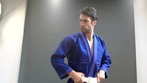 ชุดกิโมโนบราซิลคุณภาพสูง สำหรับฝึกซ้อมยิวยิตสู ทนทานต่อการขัดถู สำหรับผู้หญิง เด็ก และผู้ใหญ่ BJJ GI MMA กิโมโนแบบกำหนดเองสำหรับผู้ชาย