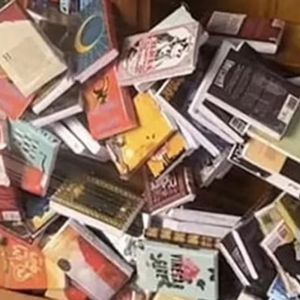 W3RF ตกแต่งชั้นวางหนังสือ ชั้นหนังสือความวิตกกังวล งานทำมือ ตกแต่งเดสก์ทอปที่บ้าน รูปปั้นหุ่นรูป สร้างสรรค์และสร้างสรรค์ ทำจากไม้ ชั้นหนังสือของเล่นประสาทสัมผัส