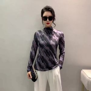 Ammin Áo thun cotton dài tay in họa tiết màu gradient thời trang bán cổ cao đơn giản Mùa Xuân/hè 2024 áo Áo Blouse thanh lịch ngoại cỡ in họa tiết chữ cổ điển phong cách hàn quốc nữ
