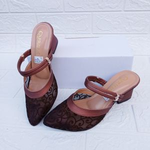 Sepatu Brukat/Sandal hak brukat/sandal brukat wanita/sandal terbaru/sendal kondangan wanita/sandal pesta wanita/sandal murah wanita/weedges wanita/sandal pernikahan/sandal mewah dan elegant/Harga glosir/ BISA COD (Bayar Di Tempat)