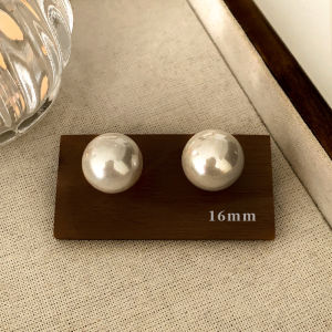 Pearl Clip Earrings Women without Ear Holes 2024 New Light Luxury Elegant Fashion Clip on Earrings