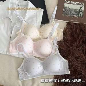 เฟสที่ 3: ชุดชั้นใน Starry Night ทรงพยุงหน้าอกเล็กสำหรับผู้หญิง ไม่มีโครง เหมาะสำหรับนักเรียนและนักเรียนมัธยมปลาย สวมใส่สบาย ระบายอากาศได้ดี เสื้อชั้นในบาง รองรับการปกปิดหน้าอกด้านข้าง【BabyBuddyShop】