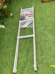 Khung vòm cổng hoa hồng leo cao 210cm chiều sâu 31cm màu trắng dùng từ 5 năm ở nhiệt độ ngoài trời của Nhật