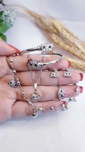 Set Perhiasan Xuping Anak Perempuan Motif Hello Kitty Silver 2611b