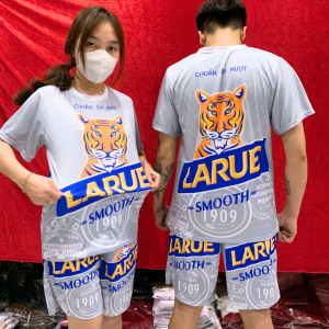 Bộ Quần Áo Nam Nữ Ngắn Tay Họa Tiết BIA LARUE Chất Thun Lạnh Mặc Cặp Nhóm gia đình Đủ Size từ 10-100kg - xuongniTNT