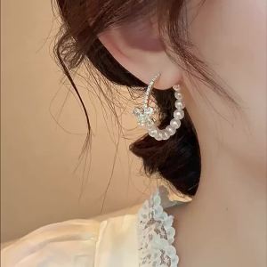 Elegant Butterfly Pearl Hoop Earrings 2025 New Hot-Selling Earrings for Women Light Luxury High-End Feel Unique Niche Hoop Earrings