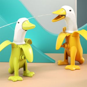 YAZHE สเปรย์สาดน้ำ ของเล่นเป็ดน้ำกล้วย มือถือแบบมือถือ ง่ายต่อการเติม ของเล่นฉีดน้ำ ของเล่นน้ำ spits น่ารักน่ารักๆ อุปกรณ์การเรียนสำหรับโรงเรียน