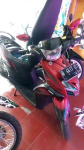 Stiker Skotlet Motor Metalik Glossy: Tips dan Trik