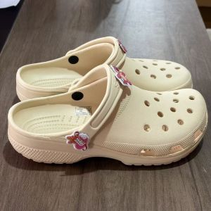 Free Shipping In Stock: Popular Everyday Clogs For Men And Women Featuring A Non-Slip Sole Lightweight Design And Breathable Material Perfect For The Beach.MenS Style Available With Tags