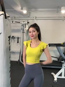 2025 กีฬา T เสื้อเชิ้ตผู้หญิงหลวมเข้ารูปเซ็กซี่ชุดโยคะระบายอากาศแห้งเร็วฝึกกลางแจ้งวิ่งออกกำลังกายแขนสั้นเสื้อ