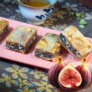 Dried Figs Black Sesame Walnut Filling Healthy Snack Natural Ingredients High Fiber Nutritious Fruit Nut Pastry