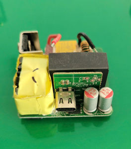 Box mica dành riêng cho 3 mạch cóc sạc nhanh chuẩn 30W xuất châu âu dùng nguồn 100V-220V OUT TypeC nhiều màu.