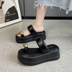 FC7cm Soft and Thick Sole Lightweight Black and White Flip Flops for Womens Summer New One Line Slipper