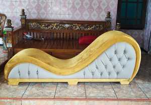 Sofa tantra Kamasutra emas kombinasi abu abu