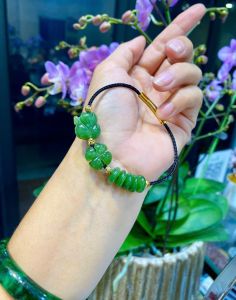 vòng tay nữ cỏ 4 lá ngọc bích tự nhiên vip mix lu thống hồ ly ngọc bích vip và charm bi cầu vàng tây vòng tay đá phong thủy trang sức thiết kế đủ hóa đơn thẻ bảo hành