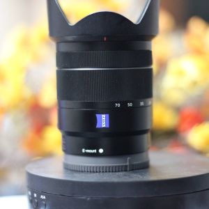 Ống kính Sony ngàm E 16-70 mm f4 OSS cho máy Crop