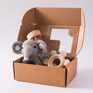 Baby Rattle Set Present Box Crochet Animal Toy Cartoon Flower Teether Rain Tube 0-12 Months Baby Sensory Toy Set Newborns Gifts2026